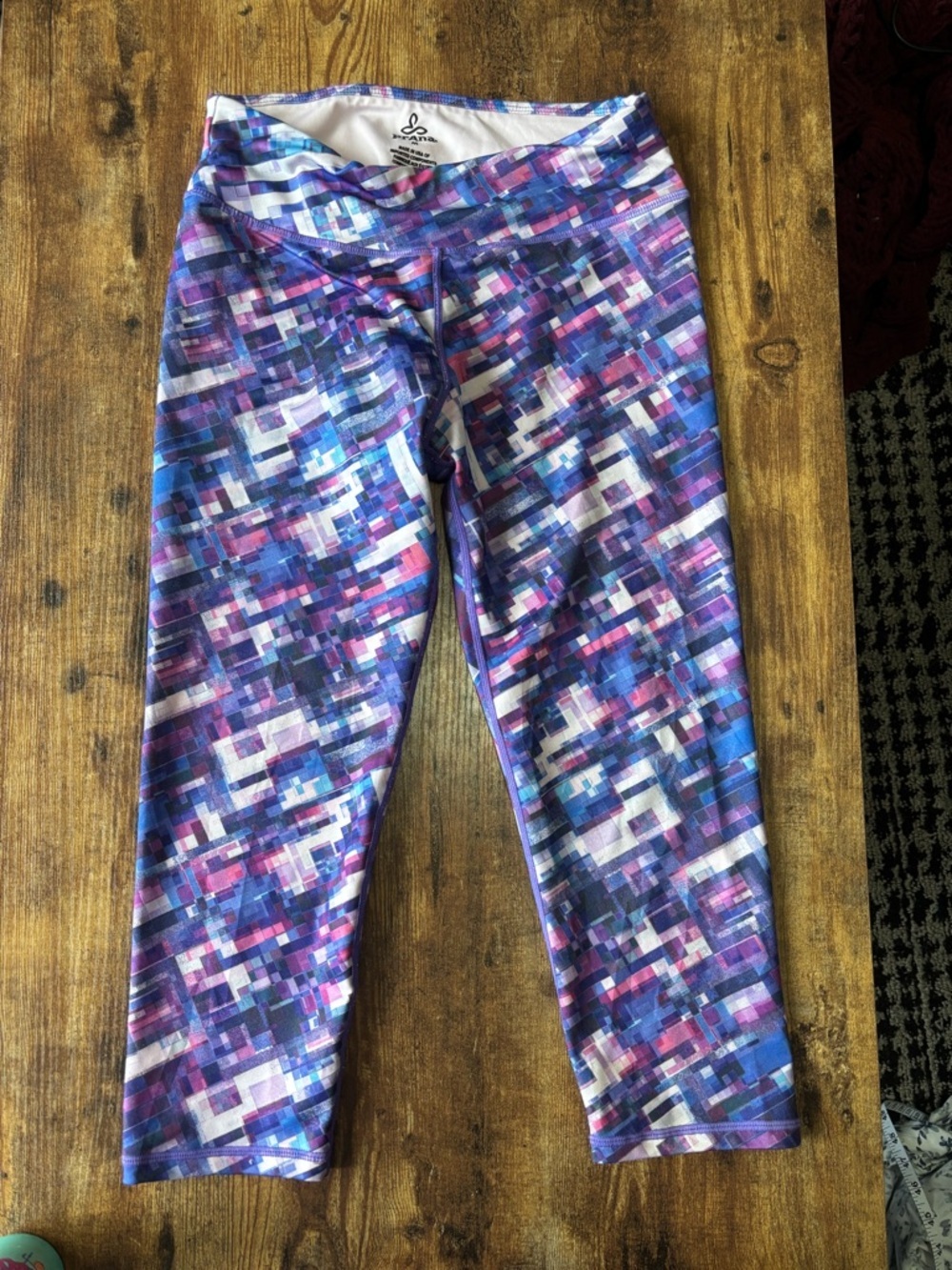 Prana yoga pants crops M pink purple white